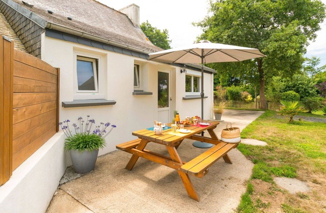 Stunning private villa for 4 people with WIFI, TV, terrace, pets allowed and parking