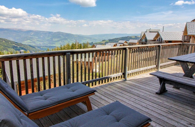 Stunning private villa for 8 people with hot tub, WIFI, TV, terrace, pets allowed and panoramic .