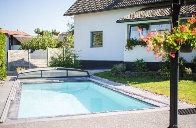 Stunning private villa for 8 people with private pool, WIFI, TV and patio