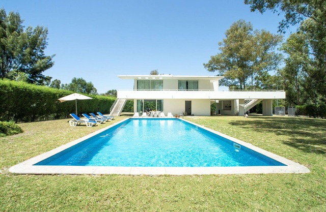 Stunning private villa for 6 people with WIFI, A/C, private pool, TV and terrace
