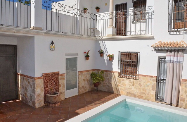 Stunning private villa for 8 guests with A/C, WIFI, private pool, TV, patio and parking