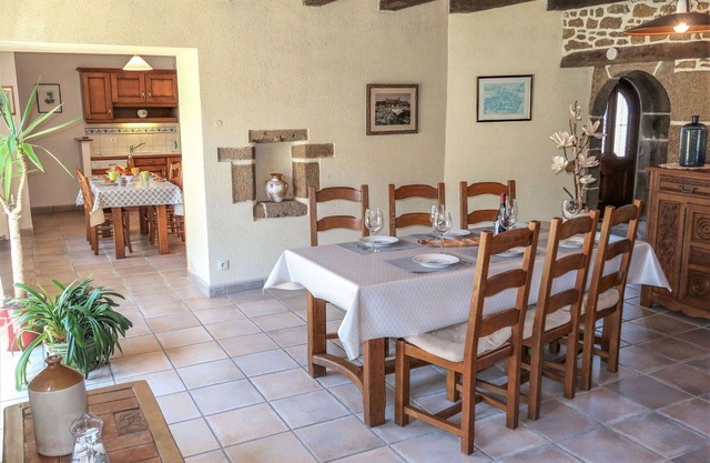 Stunning private villa for 6 guests with WIFI, TV, terrace and parking