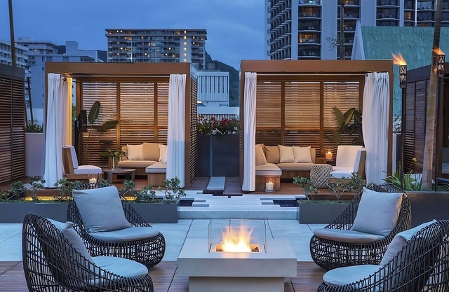 Stunning Scenery At Your Doorstep! 3 Pet-Friendly Units, 2 Pools, 2 Restaurants