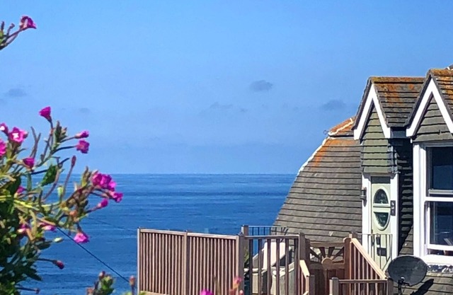 Stunning Seaside Retreat; Unbeatable Sea Views & Close to Beach