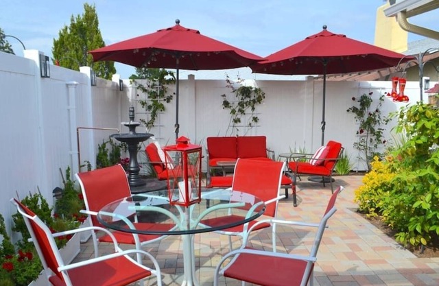 Stunning Serene Studio with Private Patio and Hot Tub