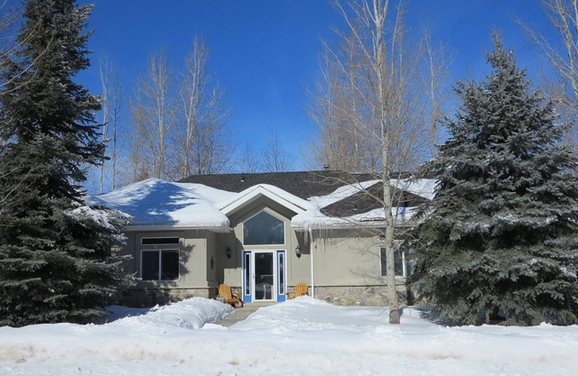 Stunning single family home, 2 minutes to Canyons Village, 3 bedroo 2 bath