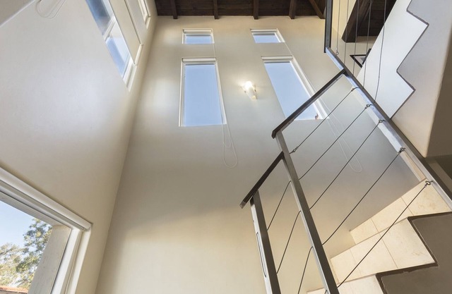 Stunning, spacious 6 BD/4.5 bath home on golf course with beautiful ocean views