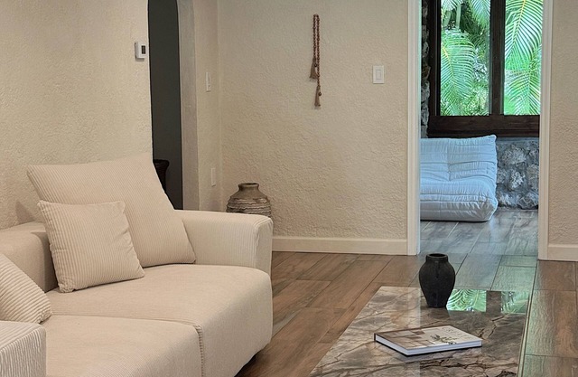 Stunning Tropical Home w/Fire Pit, Chef Kitchen 5 Mins Historical River District