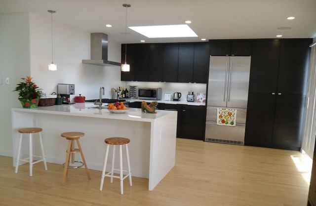 Stunning View 3 Bd 2 Ba House suitable for business, family vacation travelers.