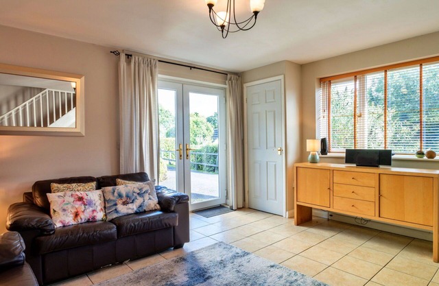 Stunning villa for 4 guests with balcony, pets allowed and parking