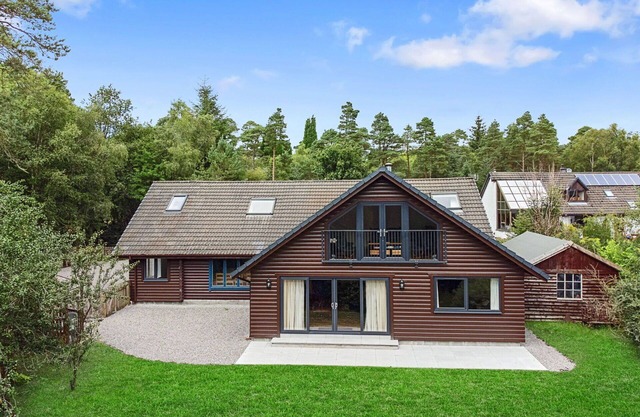 Stunning villa for 10 people with WIFI, pets allowed and parking