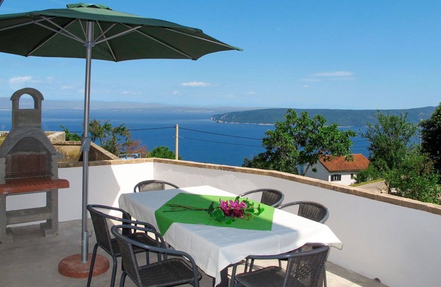 Stunning villa for 6 people with WIFI, A/C, TV, terrace, pets allowed and parking