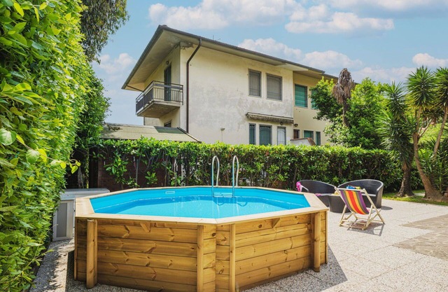 Stunning villa for 8 people with WIFI, private pool, TV and pets allowed, close to Forte Dei Ma.