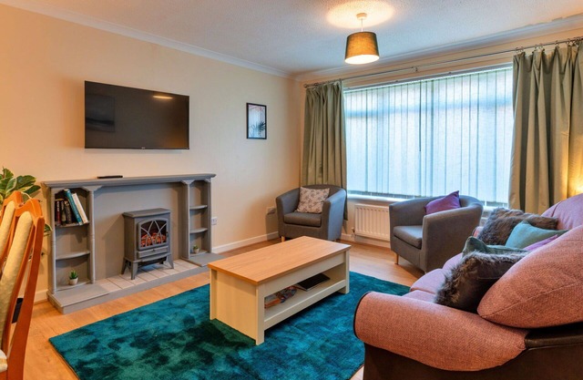 Stunning villa for 5 guests with WIFI, TV, pets allowed and parking