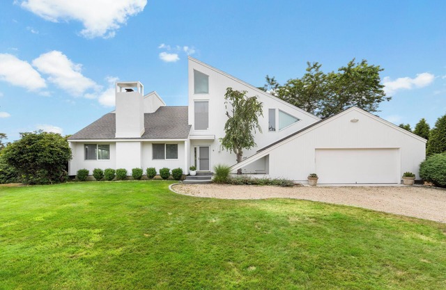 Stunning Westhampton Beach Home: South of Highway, Walk to Town & Worship