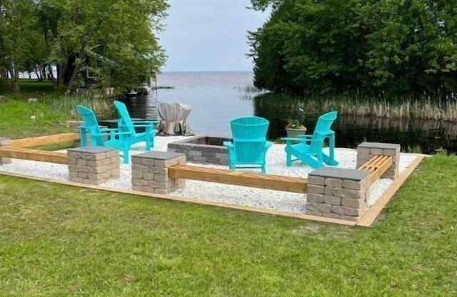 Sturgeon Falls Luxury Estate - Waterfront property