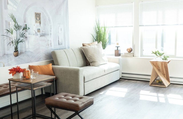 Stylish 1-bedroom apartment in U-District two blocks to Light Rail!
