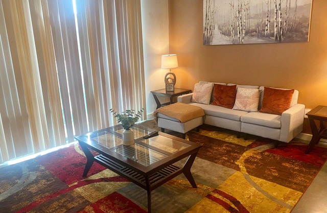 Stylish 1 bedroom W/pool