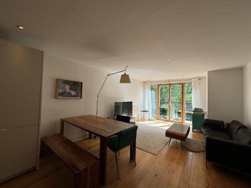 Stylish 1BD Flat in Gated Community Clapham