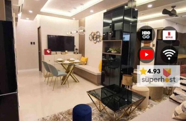 Stylish 2 Bedroom Condo Near BGC and Airport with Fast WiFi