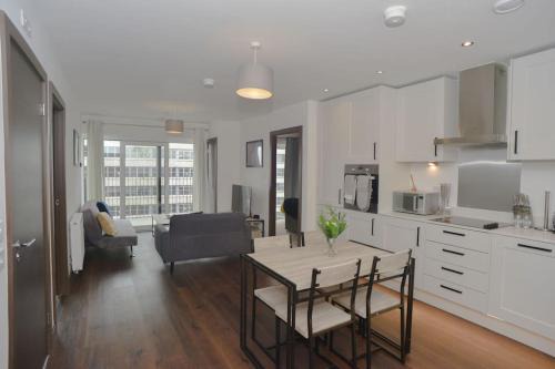 Stylish, 2-bedroom flat, Central Southend Flat, 11th floor