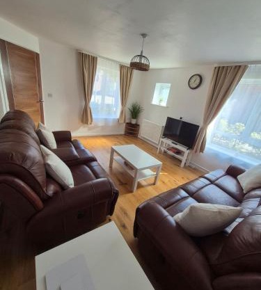 Stylish 3 Bedroom House, Perfect for Families and Groups