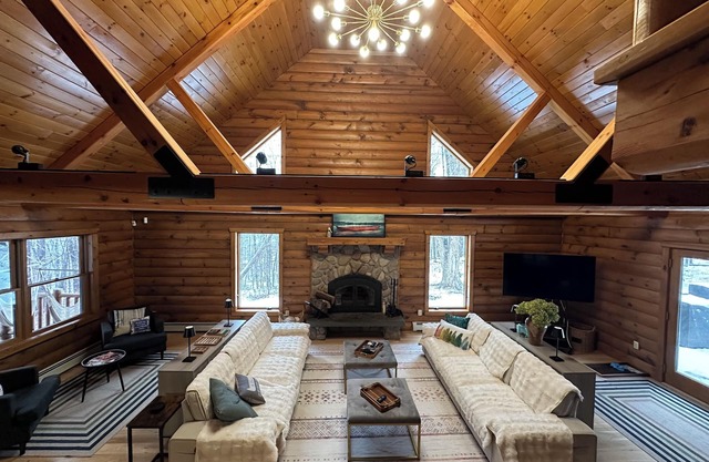 Stylish Adult Log Cabin Retreat with pool, generator, multiple fireplaces