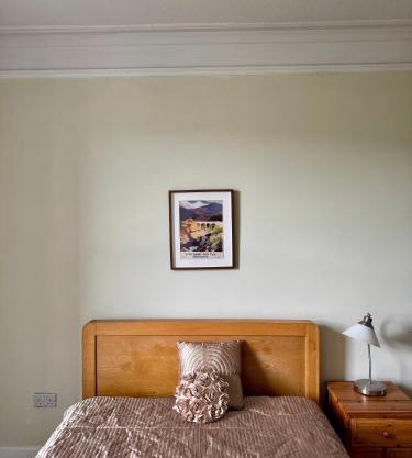 Stylish Canal-Side Retreat in Central Edinburgh