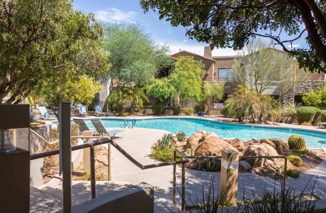 Stylish Grayhawk Townhome: Heated Pool, Spa & Gym