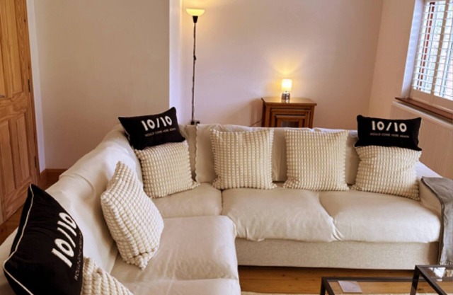 Stylish Happiness Home in Surrey