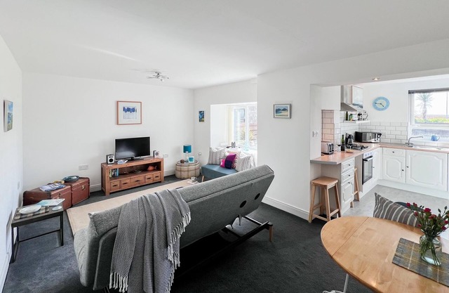 Stylish House in the Pretty Coastal Village of Aird (Point) on the Isle of Lewis