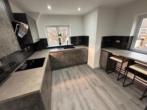 Stylish London Road 2BR flat - FREE parking
