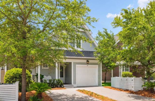 Stylish newly renovated Watersound West Beach cottage w/luxe suites and bikes