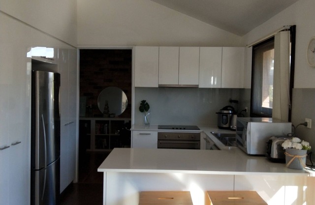Stylish Pet Friendly Master Suite + Renovated Ensuite + TV + Free Tea Coffee