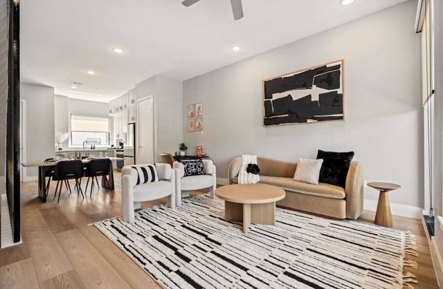 Stylish Scandinavian home w/Garage & Patio