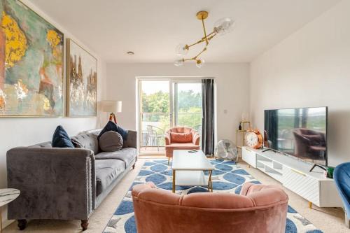Stylish Station Apartment in Rochester with Free Parking