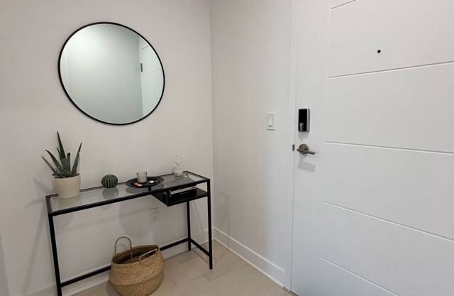 Stylish Studio on the 24th floor in Griffintown