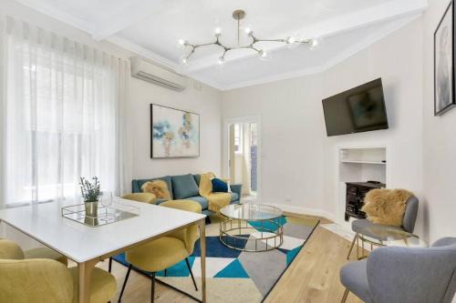 Stylish Sydney CBD 2 bedroom apartment 54