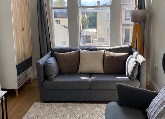Stylish1 bedroom Apartment 3 mins walk to Mile End Station