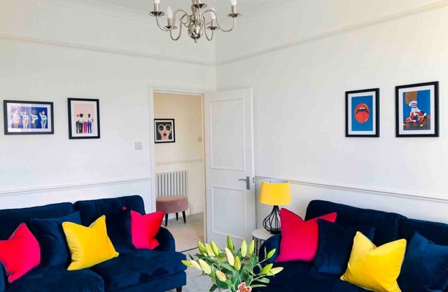 Stylishly decorated apartment - great for families & long term bookings