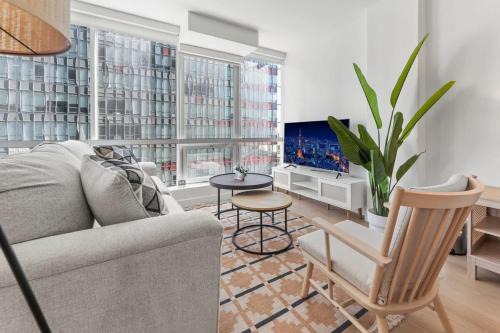 Stylist Downtown LA Gateway- Studio Apt