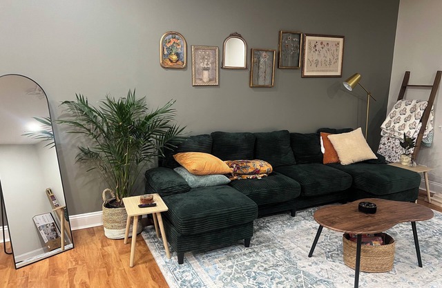 Suburban Comfort Just 35 Min from Downtown Chi