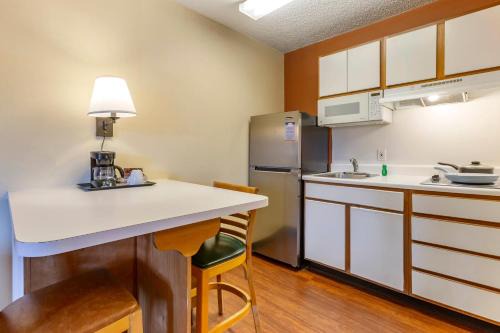 Suburban Studios Albuquerque Uptown