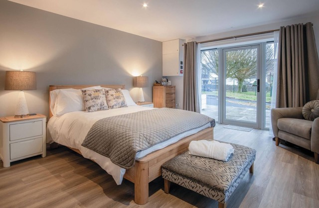 Suite 2 - Sleeping Giant Hotel - Pen Y Cae Inn