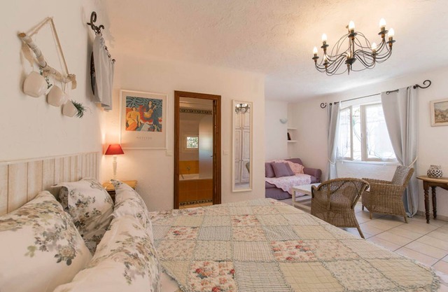 Suite double bed + sofa bed with terrace (11)
