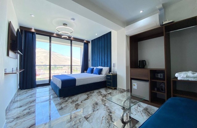 Suite Con Jacuzzi Vista al Jardin Hotel 3 ✨️ a 7 min de la Plaza de Chancay.