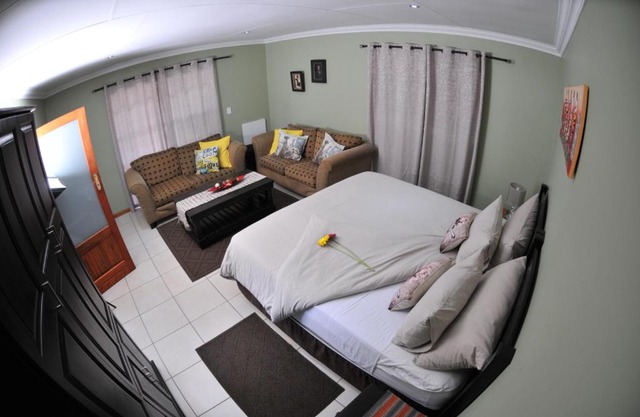 Summer Garden Guest House (The Flower Box)