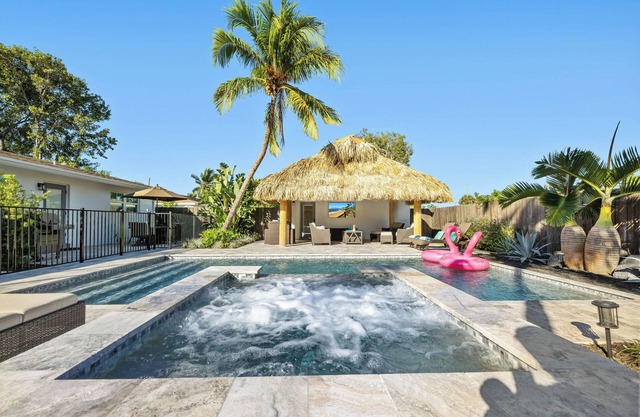☀️Summer Getaway 🌺 Pool Spa Steps to Atlantic