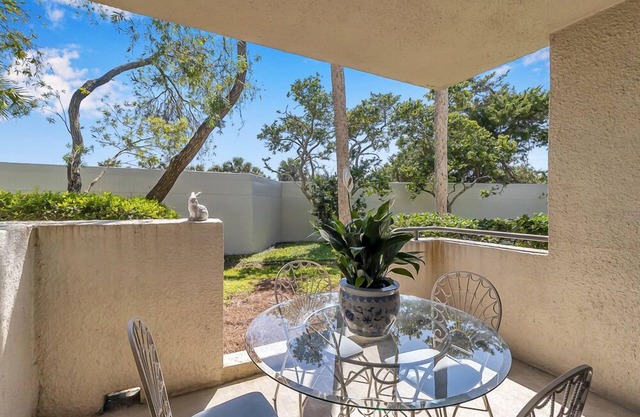 Summer Place Bliss condo near beach w/pvt patio