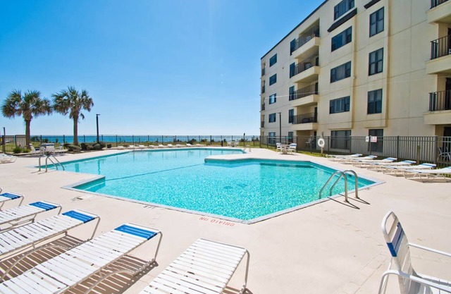 Summer Winds C-128, Oceanfront Condo in Indian Beach, NC!